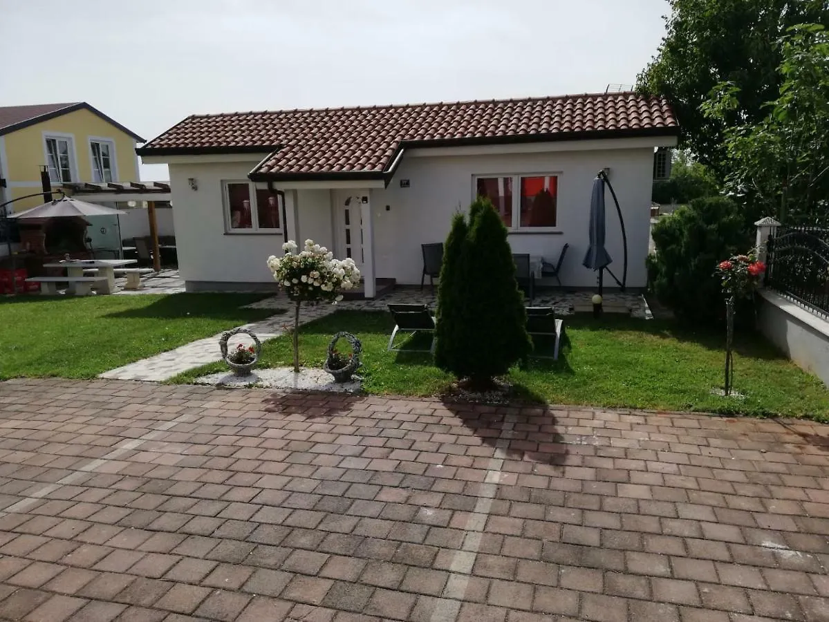 Radmani Apartments Porec